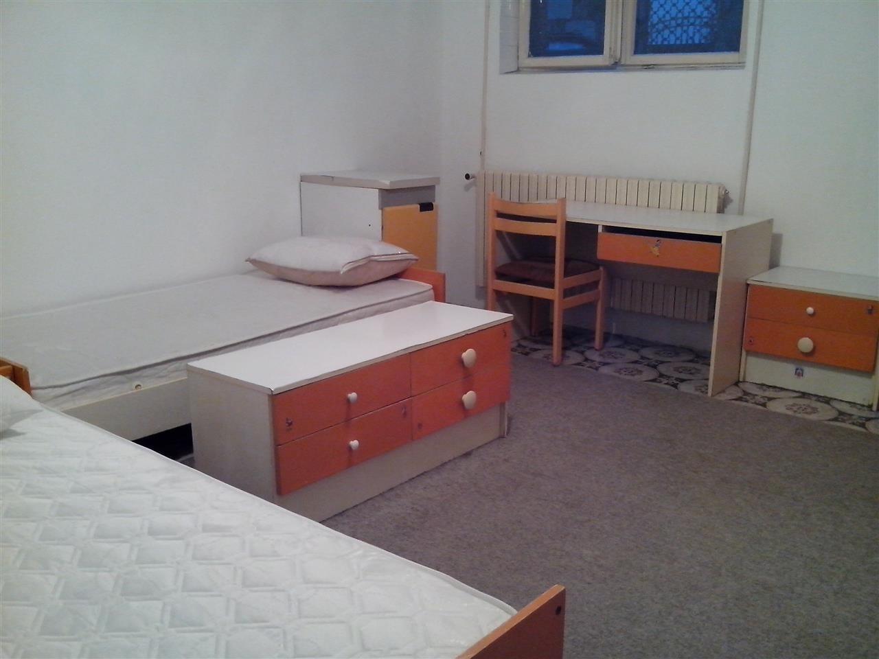 SE IZDAVAAT DVE DVOKREVETNI SOBI
