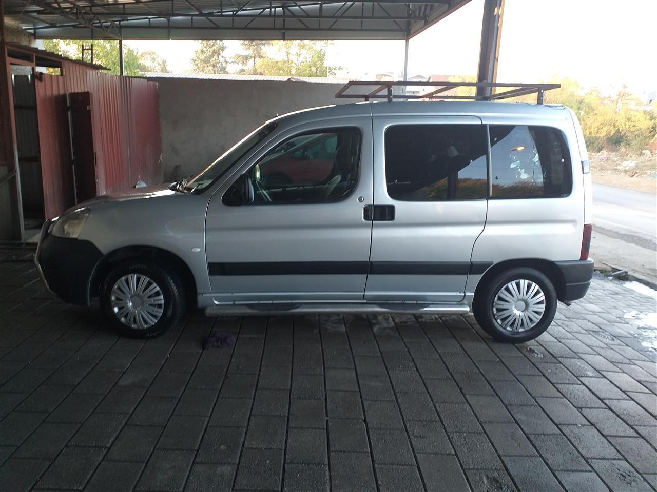 Peugeot Partner 1.9 obicen dizel
