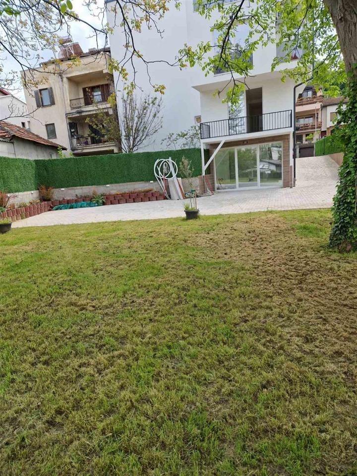 Se iznajmuva duplex