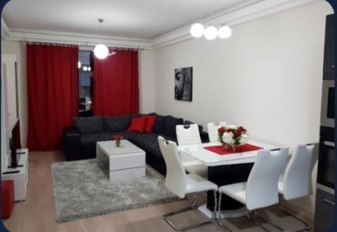 Se iznajmuva namesten stan od 68m2 vo Chevahir
