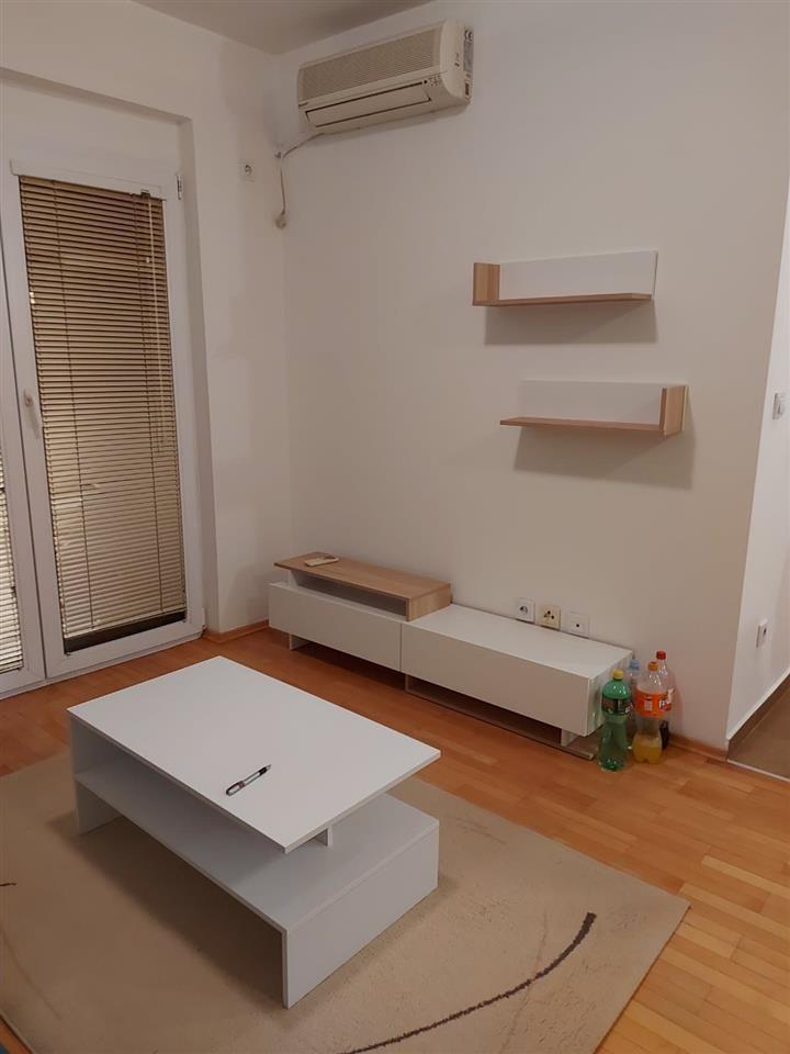 SE IZNAJMUVA stan vo blizina na h.Karpos
