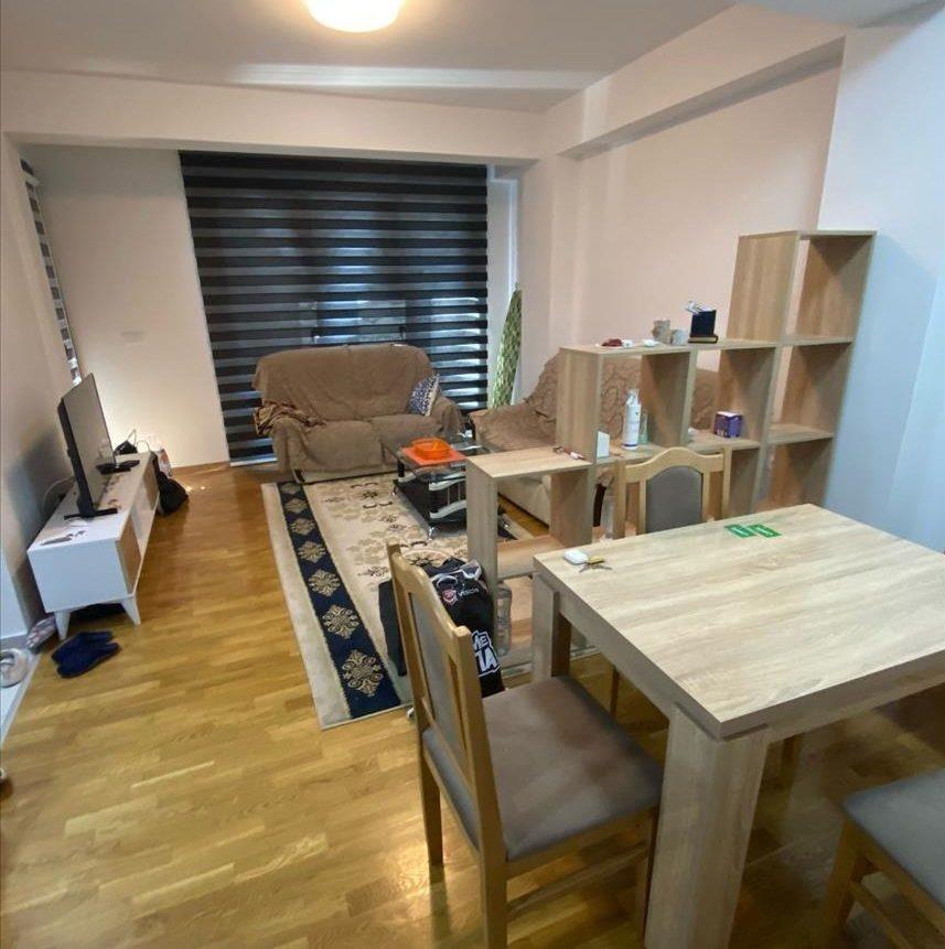 Se izdava stan od 60m2 vo Centar