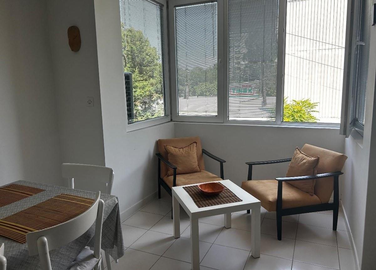 Se iznajmuva stan 50m2 vo Karpos 1