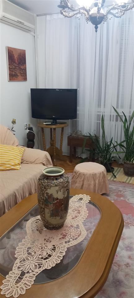 Se izdava stan vo Centar