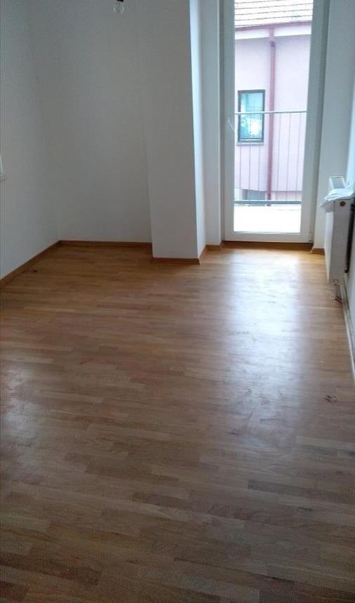 Se iznajmuva prazen stan 66m2 do Replek