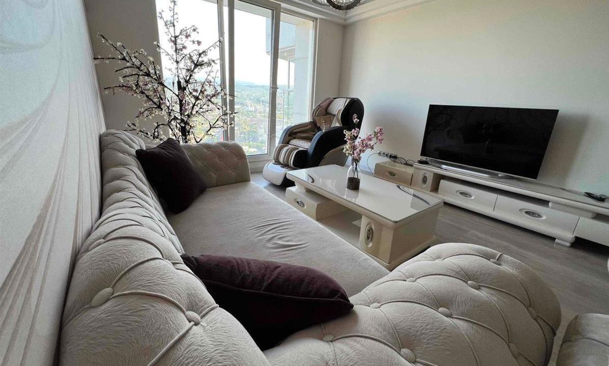 Se izdava prekrasen stan vo Cevahir Sky City od 83m2