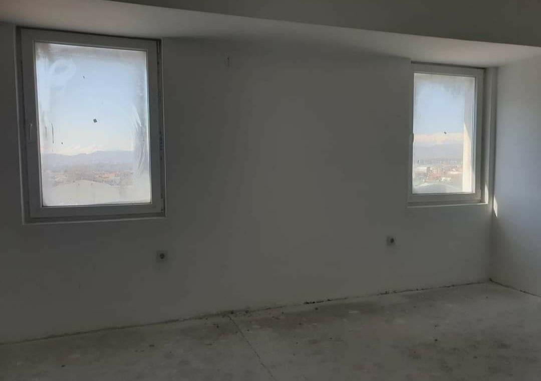 71m2 apartment for sale with title deed in Gjorce Petrov
