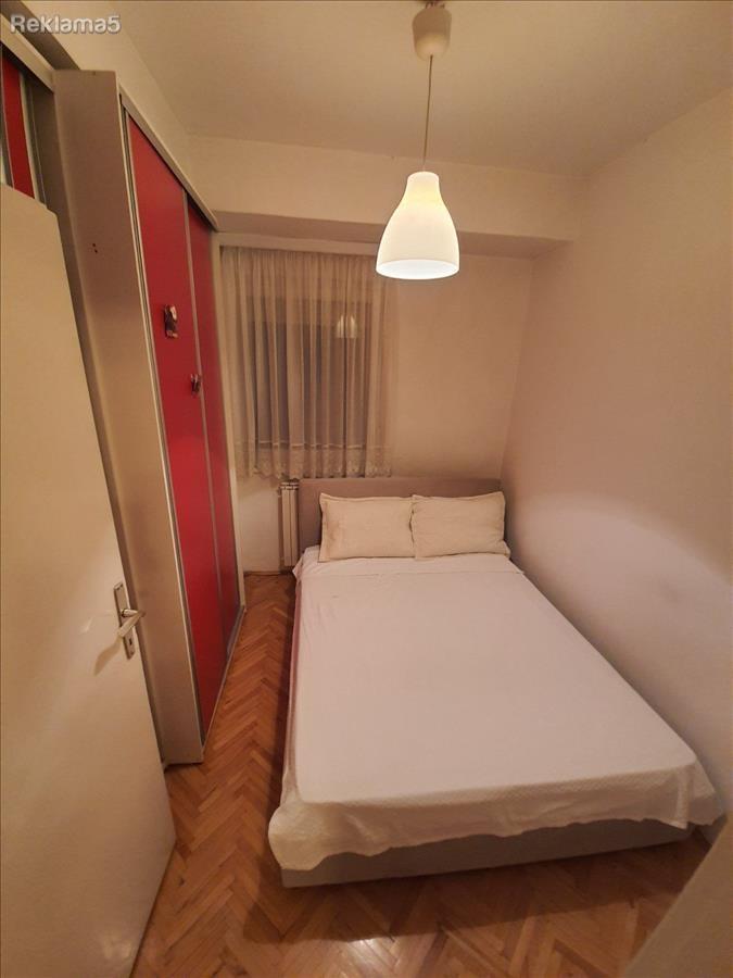 Se izdava trosoben stan vo Novo Lisice kaj Rojal 60m2