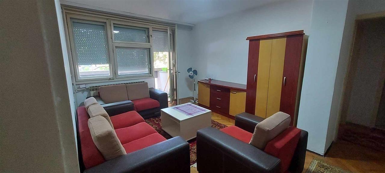 Se izdava stan 63m2 vo Karpos 1