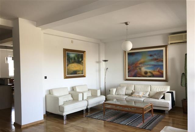 Se izdava namesten petosoben duplex vo Centar sproti Park