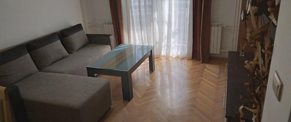 Se izdava namesten dvosoben stan v Karpos 4 City Mall