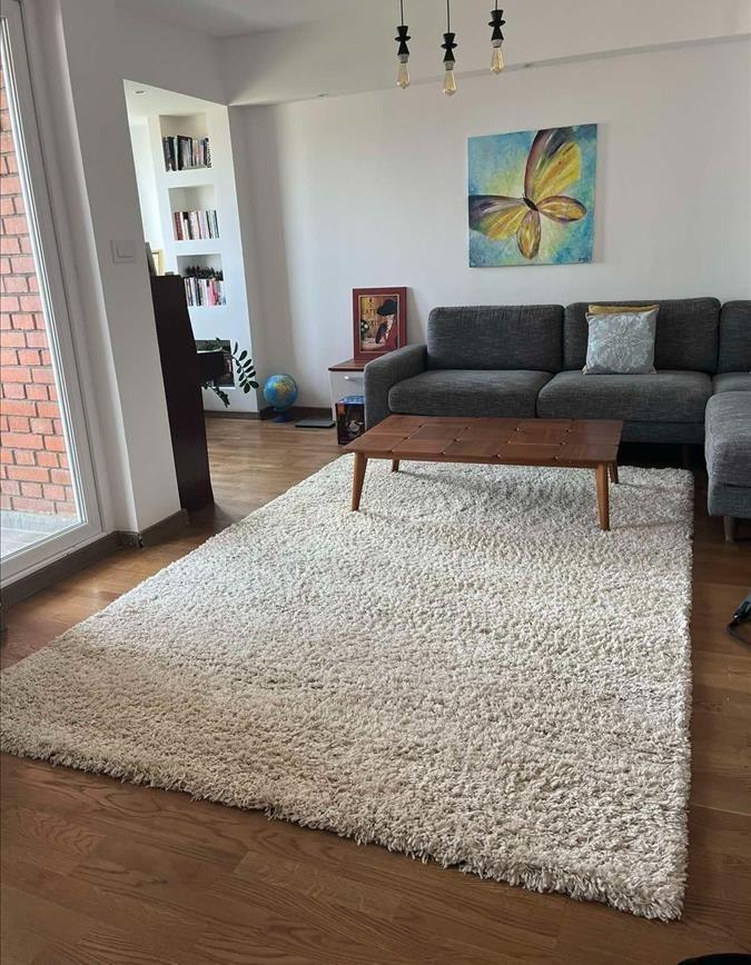 Se izdava trosoben namesten stan vo Centar Kapistec