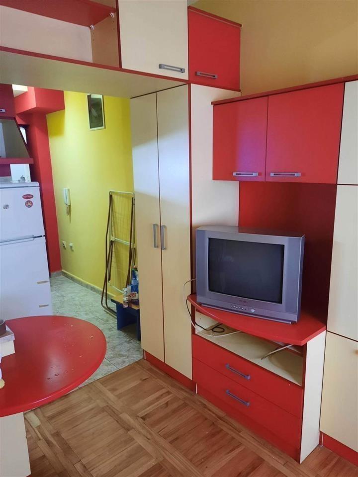 Se izdava garsonjera vo Kisela Voda 25m2
