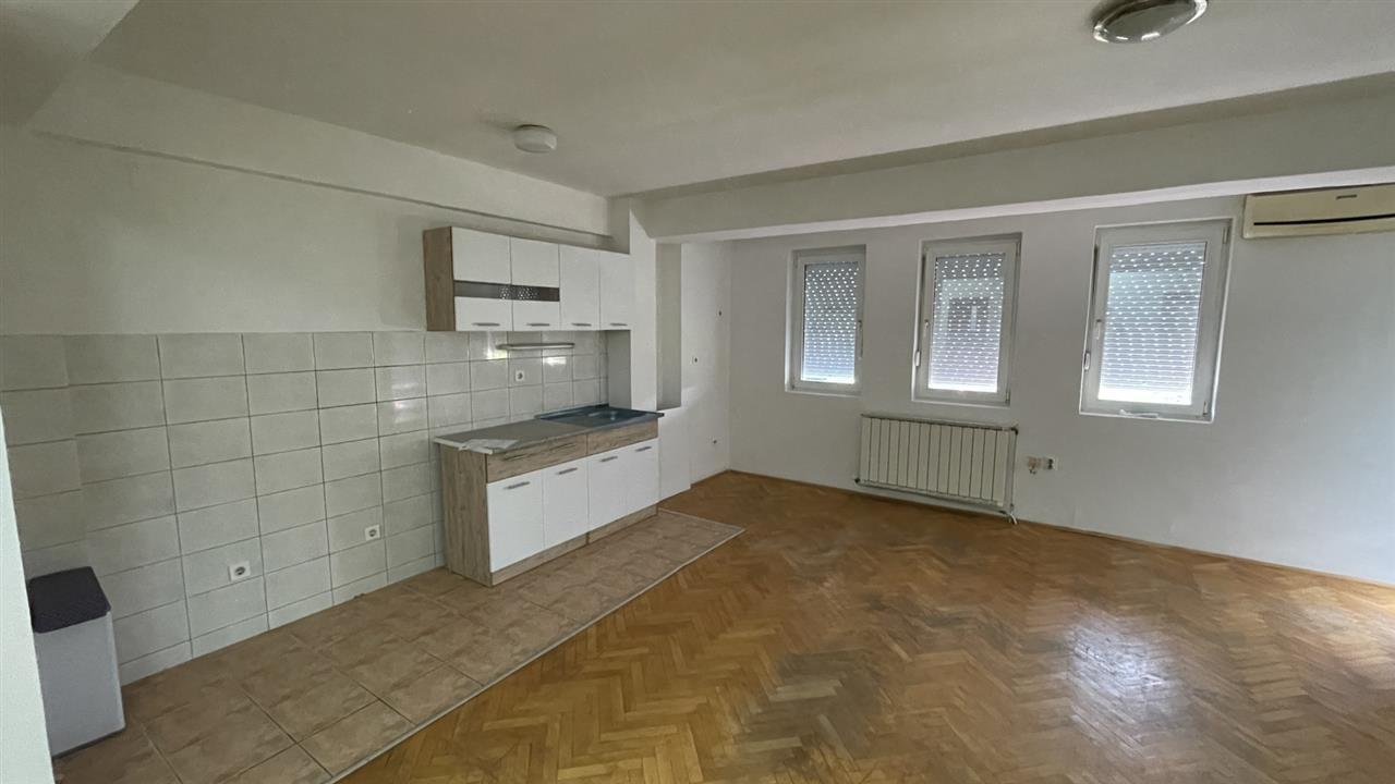 Se izdava prazen stan vo Kisela Voda
