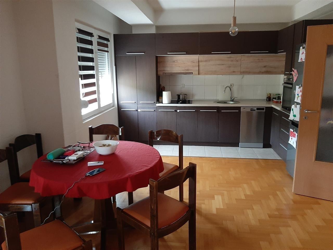 Sanrajs preubav komforen stan 99m2 na 5 kat istok B.Izvori