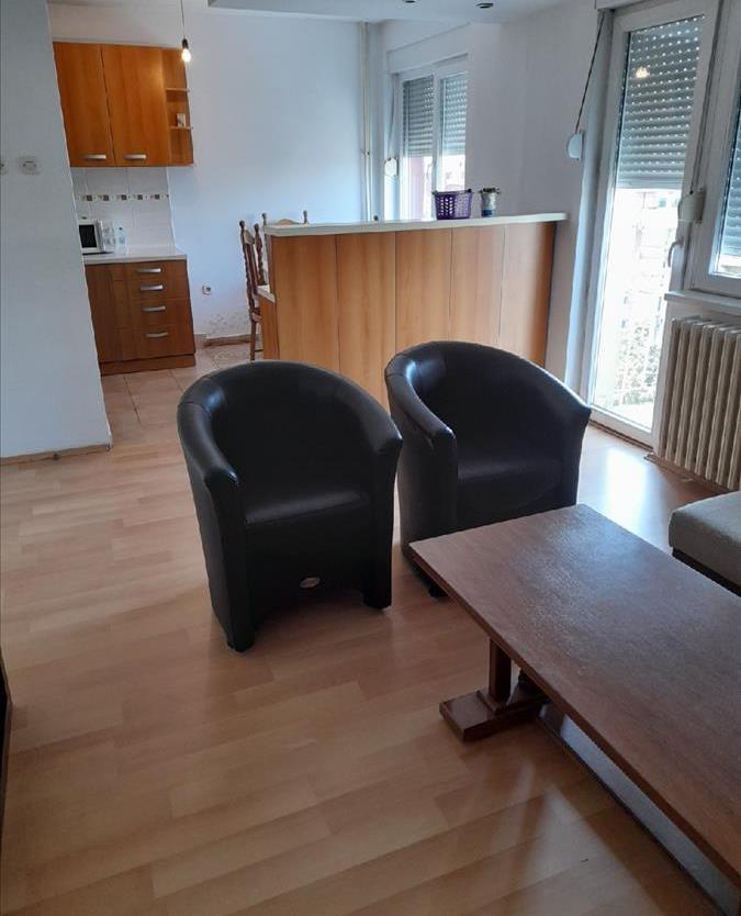Se iznajmuva stan vo blizina na Plostad Makedonija Centar