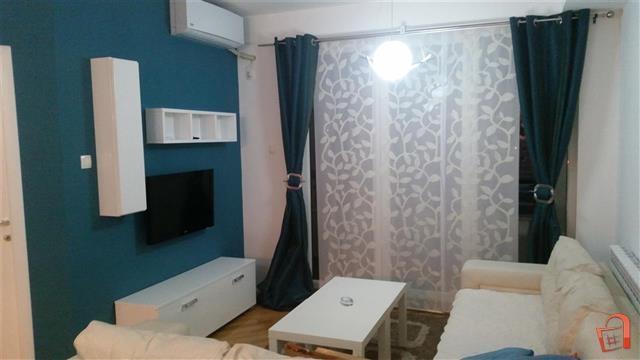 DVOSOBEN UBAVO NAMESTEN 55M2 KARPOS MIDA