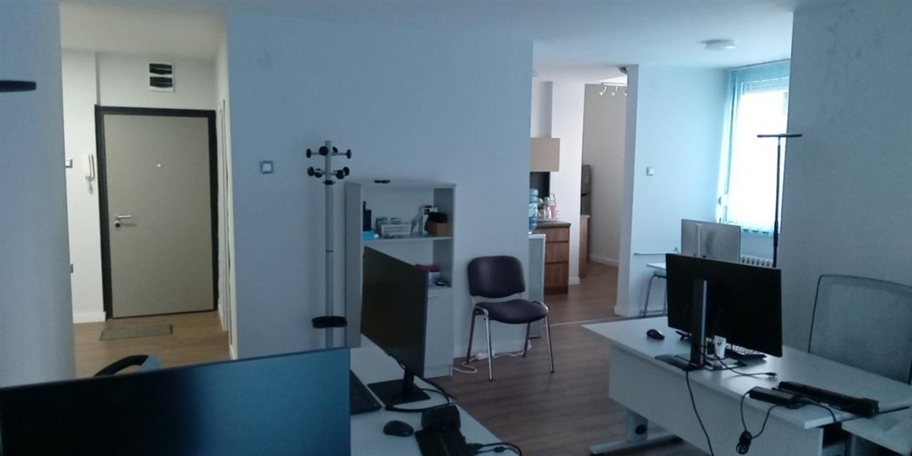 Se izdava extra prazen stan 120m2 Taftalidze 1 za kancelarii