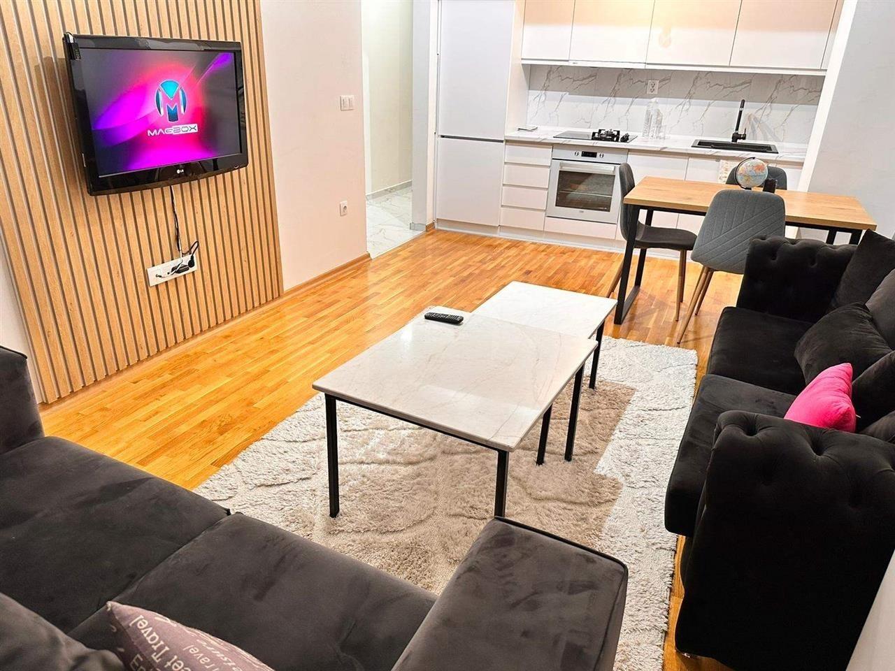 Se iznajmuva stan od 54m2 so 2 spalni vo Centar