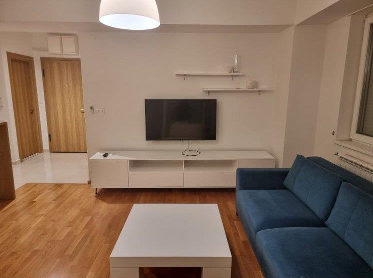 SE IZDAVA NAMESTEN TROSOBEN STAN VO TAFTALIDZE, NASTEL