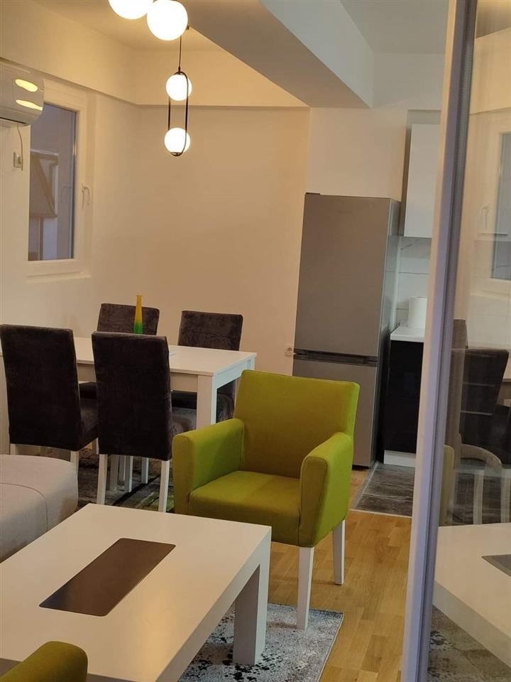SAVIC IS RENTING AN APARTMENT IN CHROME