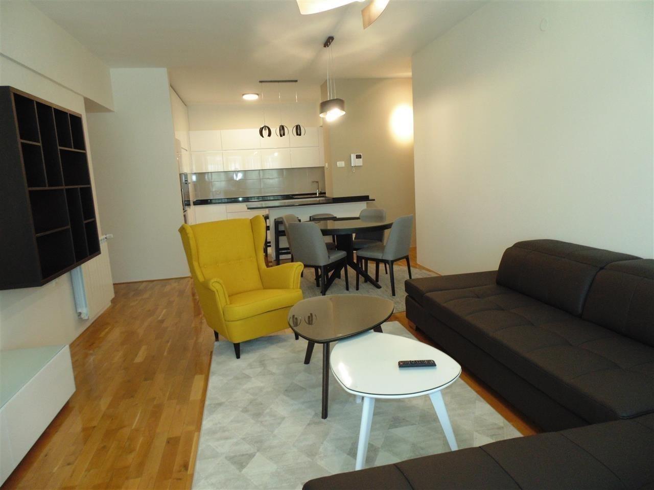 MODERNO NAMESTEN 4-SOBEN STAN VO KARPOSH 3-CITY TOWER
