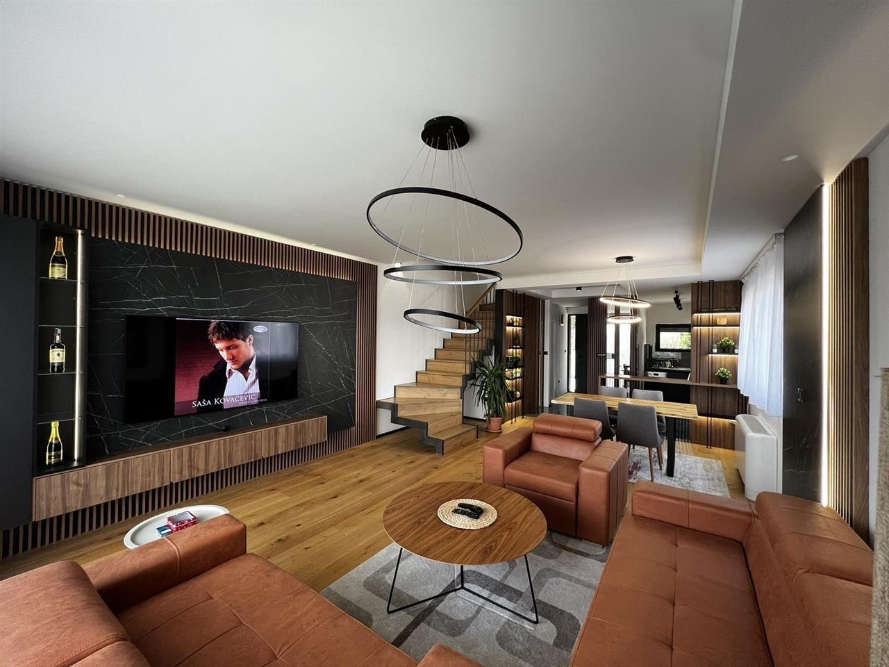 Se iznajmuvame stan 162m2 vo Bardovci