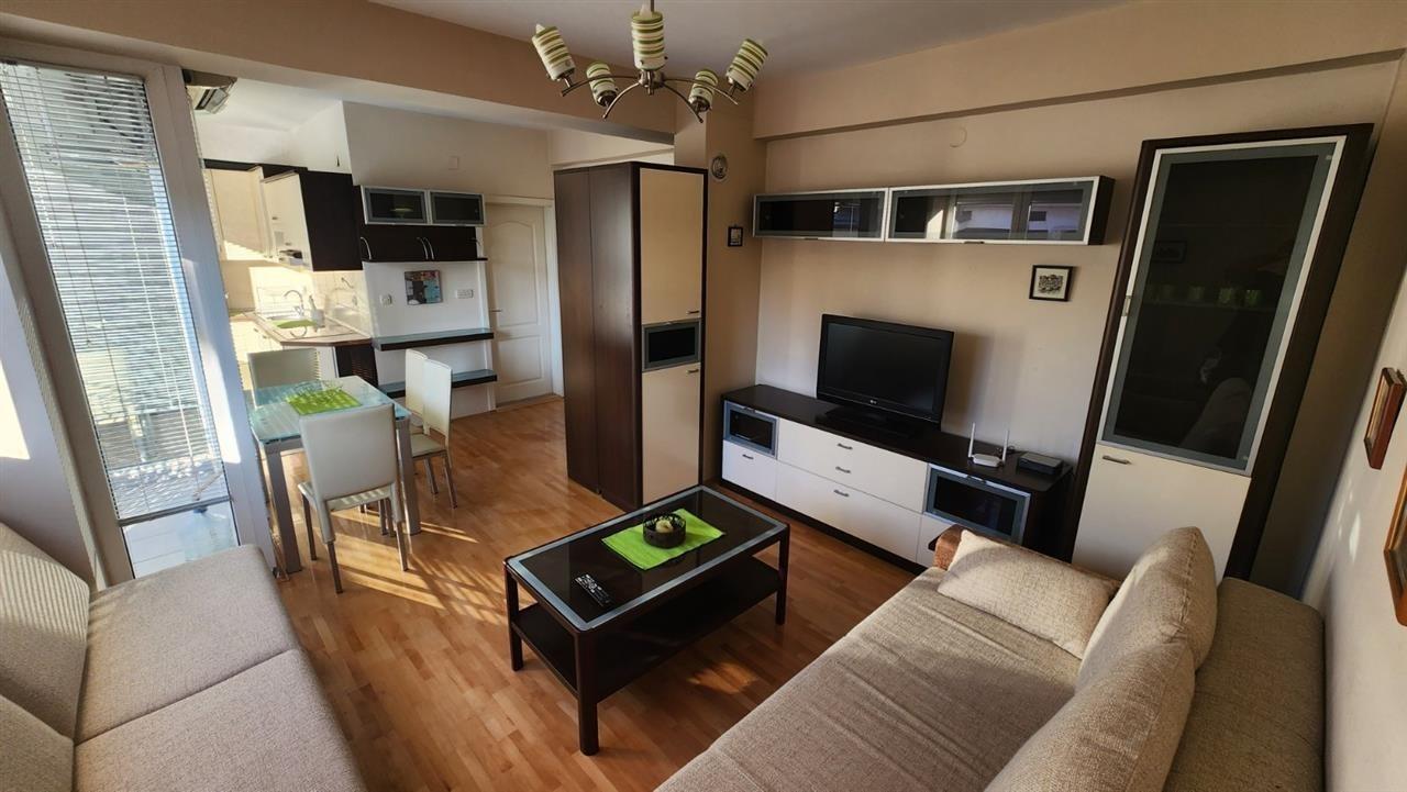 APARTMENT FOR RENT IN THE CENTER