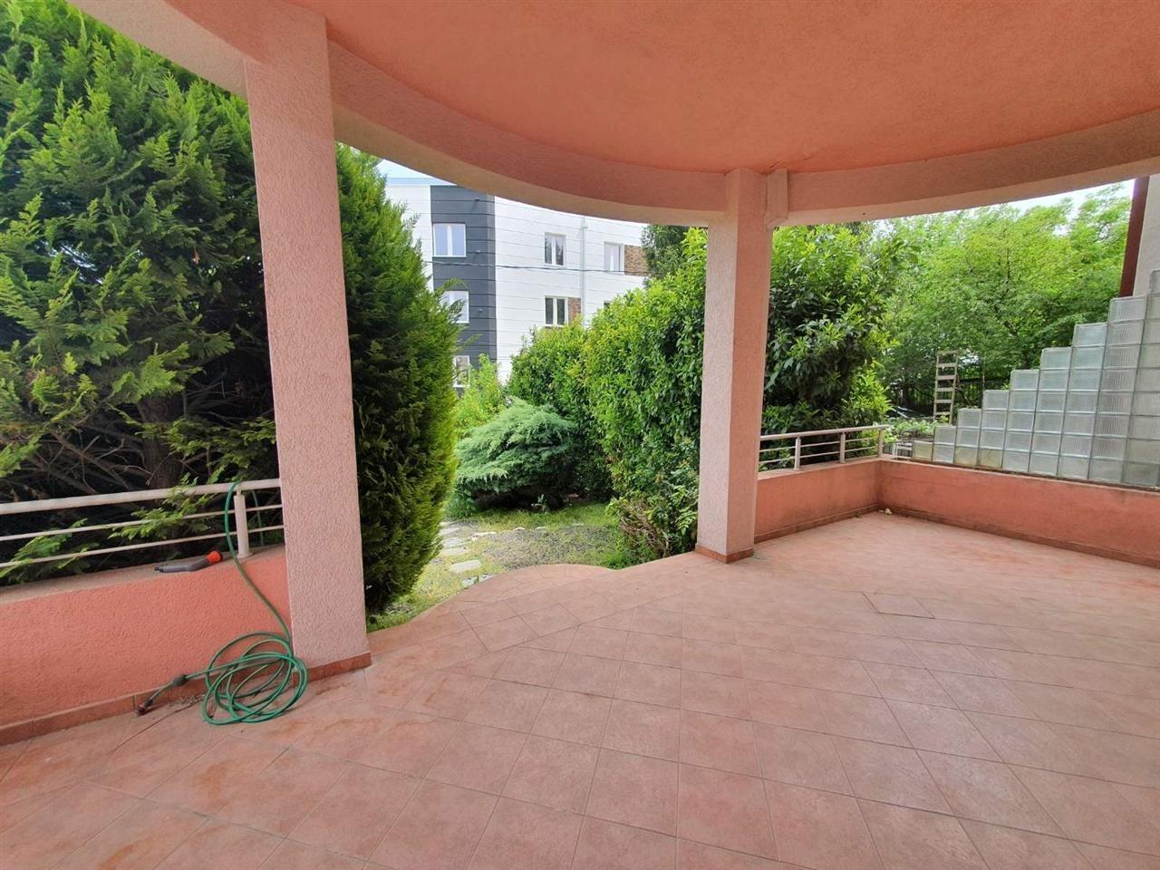 Se iznajmuva stan vo Crnice 130m2