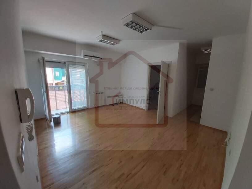 Atraktiven deloven prostor vo Centar