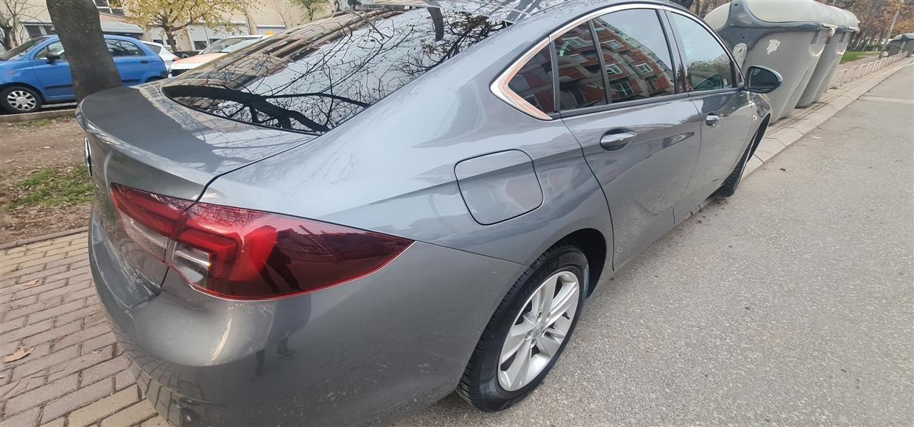 Prodavam OPEL INSIGNIJA nova pod garancija 7 godini, kupena