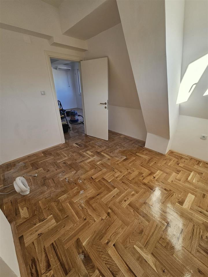 SAVIC IS RENTING AN APARTMENT IN CHROME