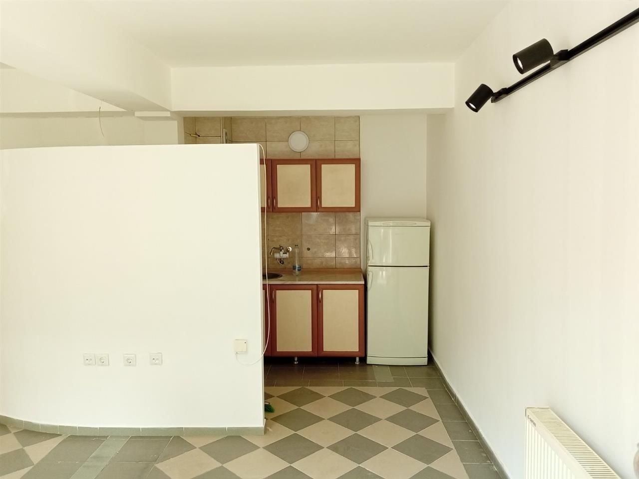 Se izdava deloven prostor 30m2 vo Debar Maalo