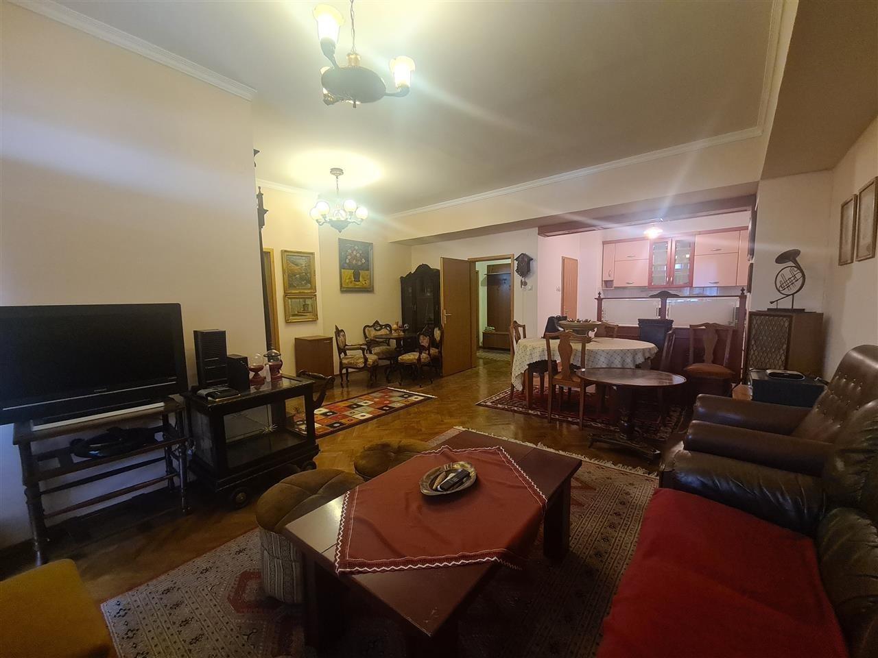 Trosoben stan vo Leptokarija