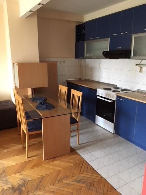 izdavam Karpos 53 m2 NAMESTEN