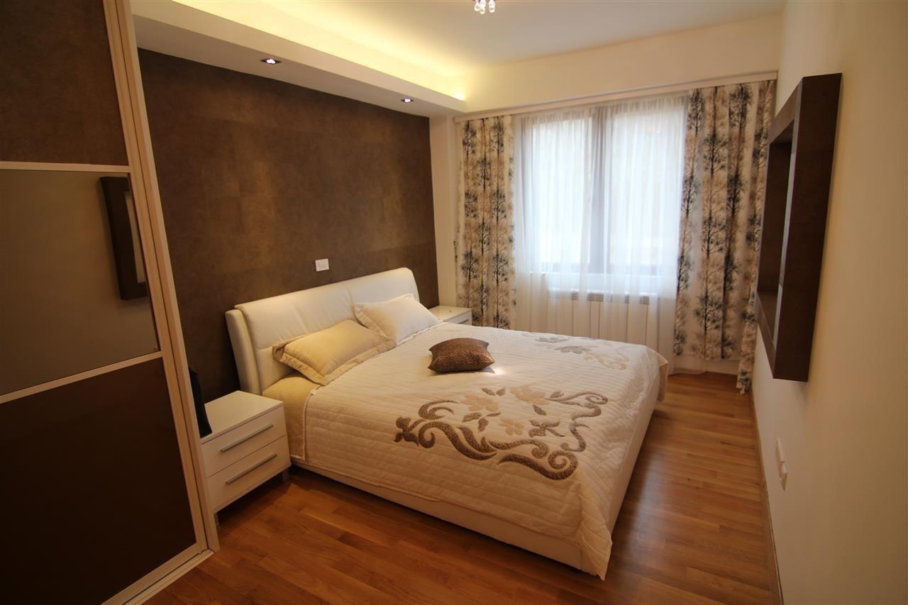 Se izdava lux stan Vodno,3spalni, golema terasa