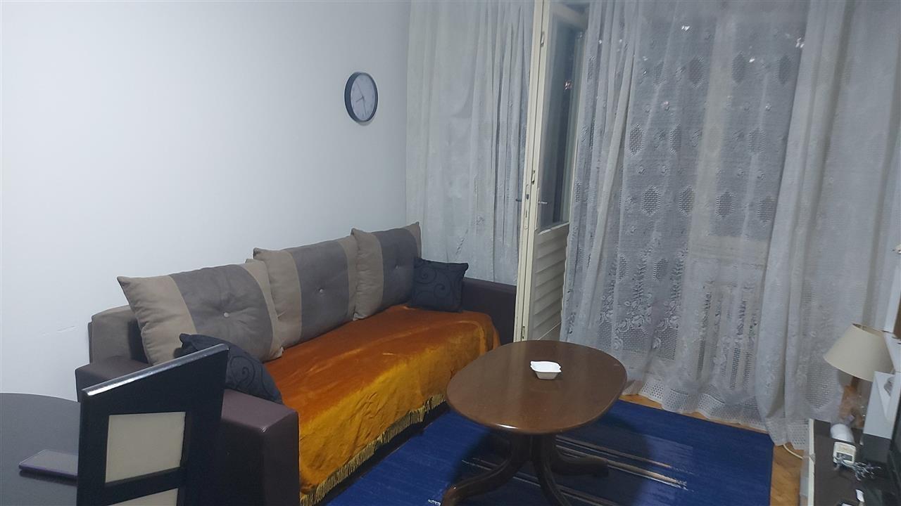 SE IZNAJMUVA stan vo blizina na Voena Bolnica -K3