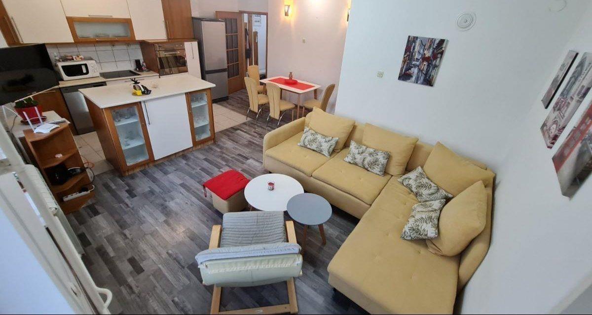 Se izdava stan vo Centar od 55m2