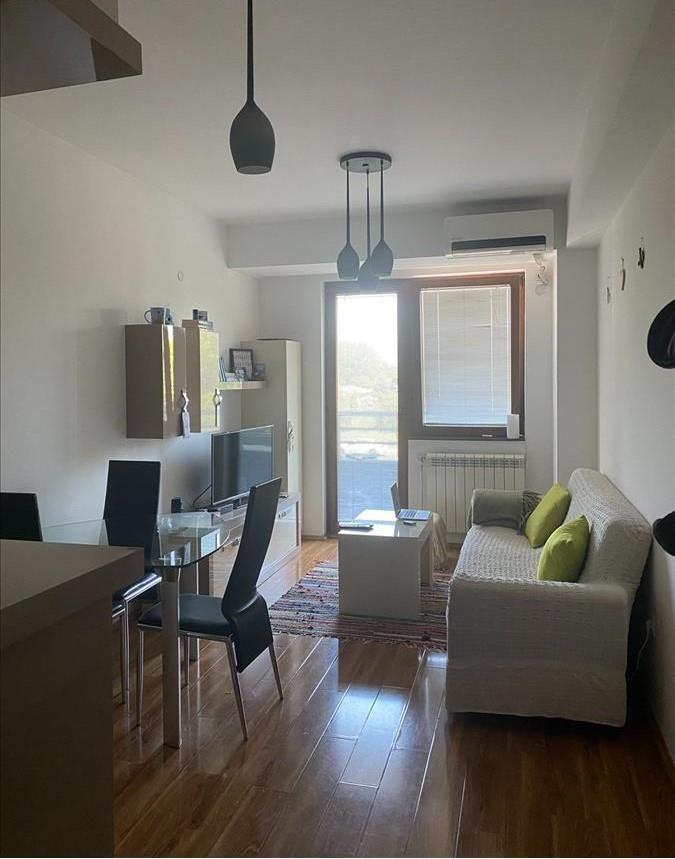 Se izdava stan 40m2 vo Karposh 2 Mi-Da