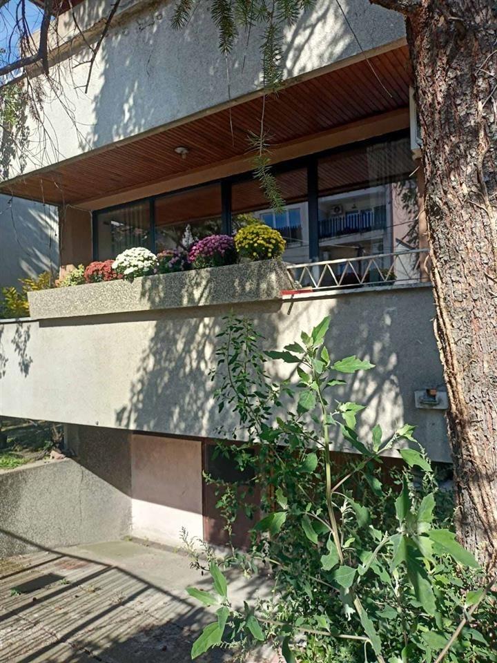 SE IZNAJMUVA KAT OD KUKA VO DEBAR MAALO
