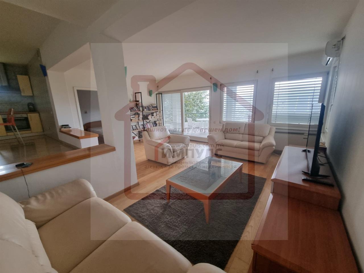 FUNCTIONAL FOUR-ROOM APARTMENT IN THE CENTER, VODNO