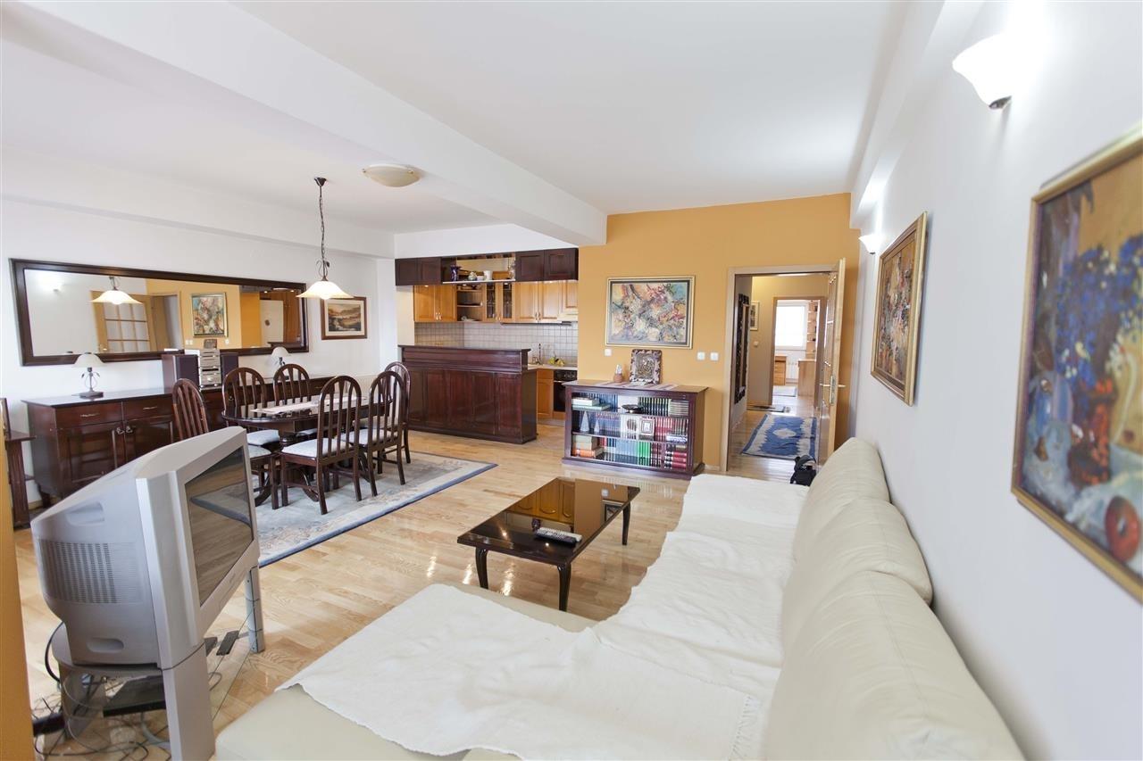 Furnished apartment near the Center for Foreign Languages