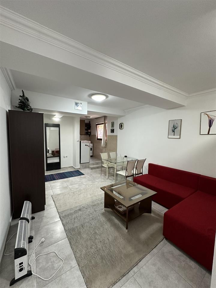 Se izdava namesten stan od 40m2 vo Debar Maalo