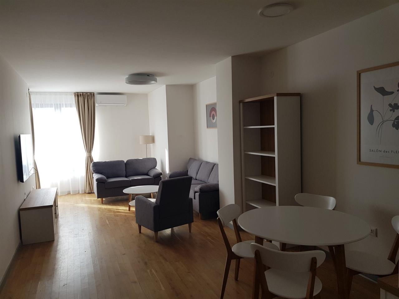 SE IZDAVA NOV NEVSELUVAN TROSOBEN STAN VO DEBAR MAALO