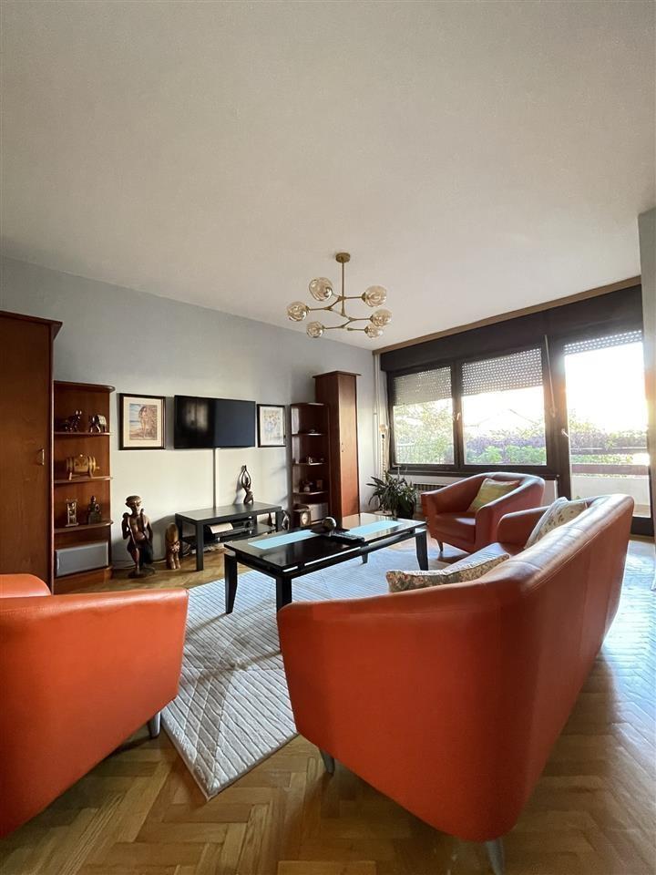✅️RENT ✅️ Namesten stan 140m2 Centar kaj Soboren hram
