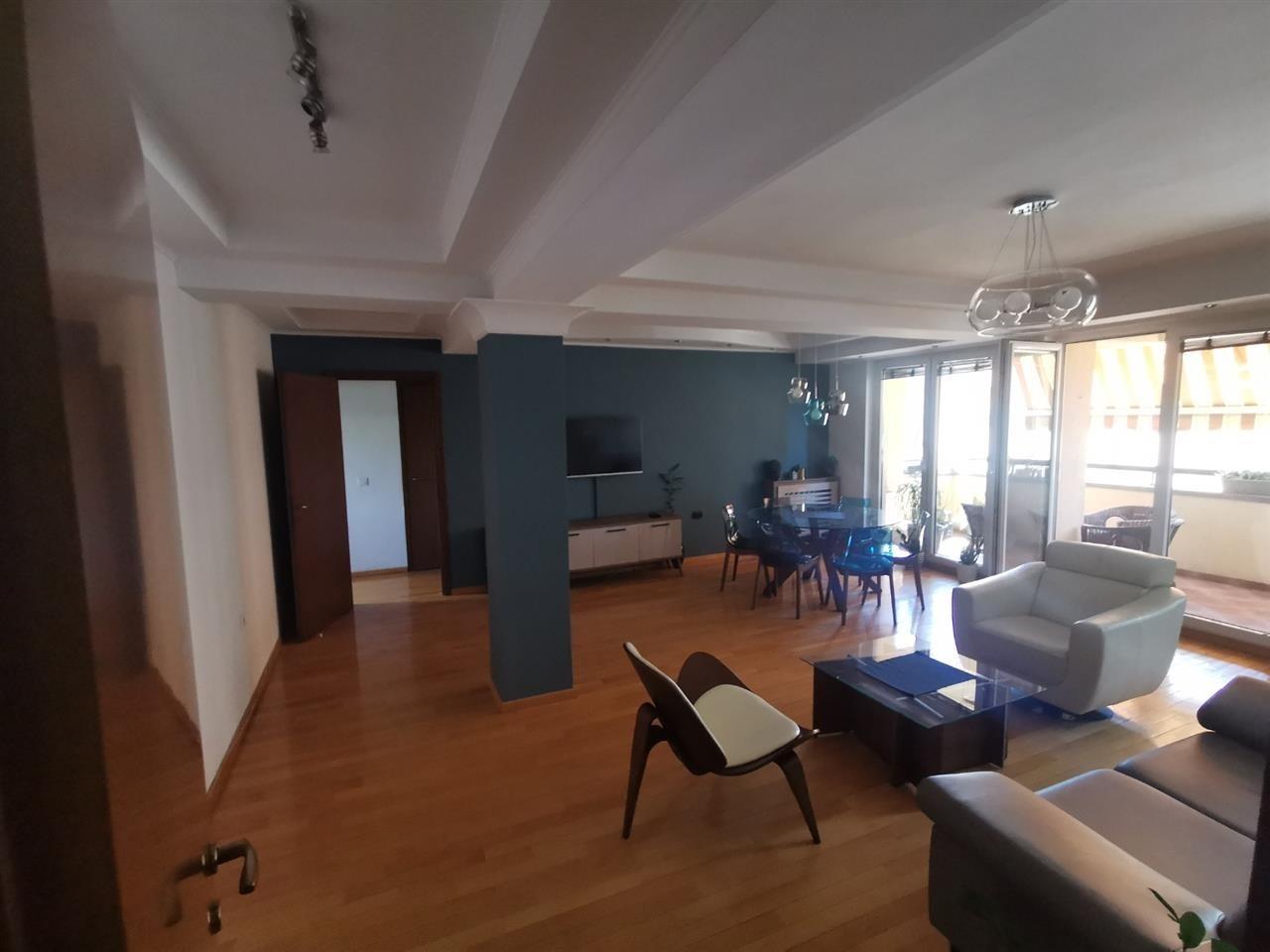 Office apartment for rent in the Center 95m2 + garage