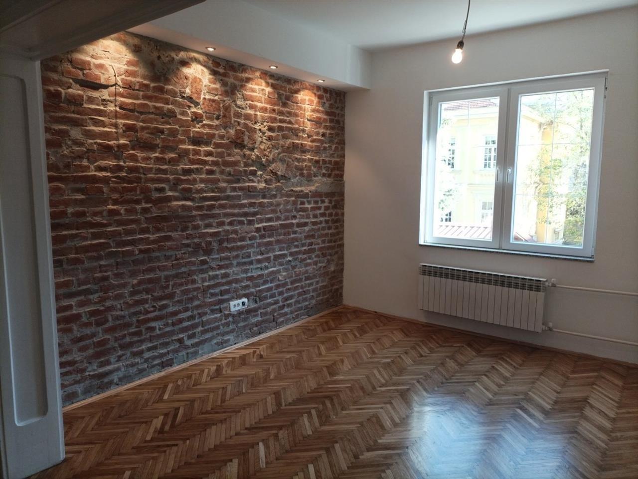 Stan pogoden za kancelarija vo Karpos