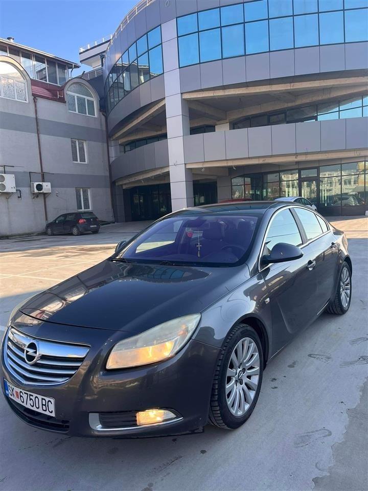 SE PRODAVA OPEL INSIGNIA