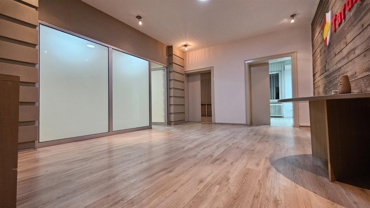 Se izdava deloven 150m2,po Kameni most