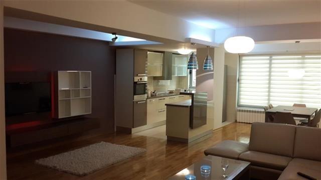 Extra lux stan od 110m2 vo Centar na Plostad